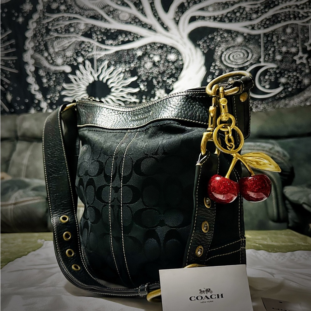 Vintage Coach soho Black Shoulder Bag with Cherry Charm 2006 - Picture 12 of 17